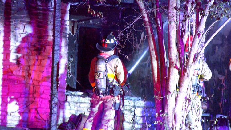 One person dies, another person and a dog rescued from Blakeley Drive house fire — KENS 5 (San Antonio), Pasadena Health news